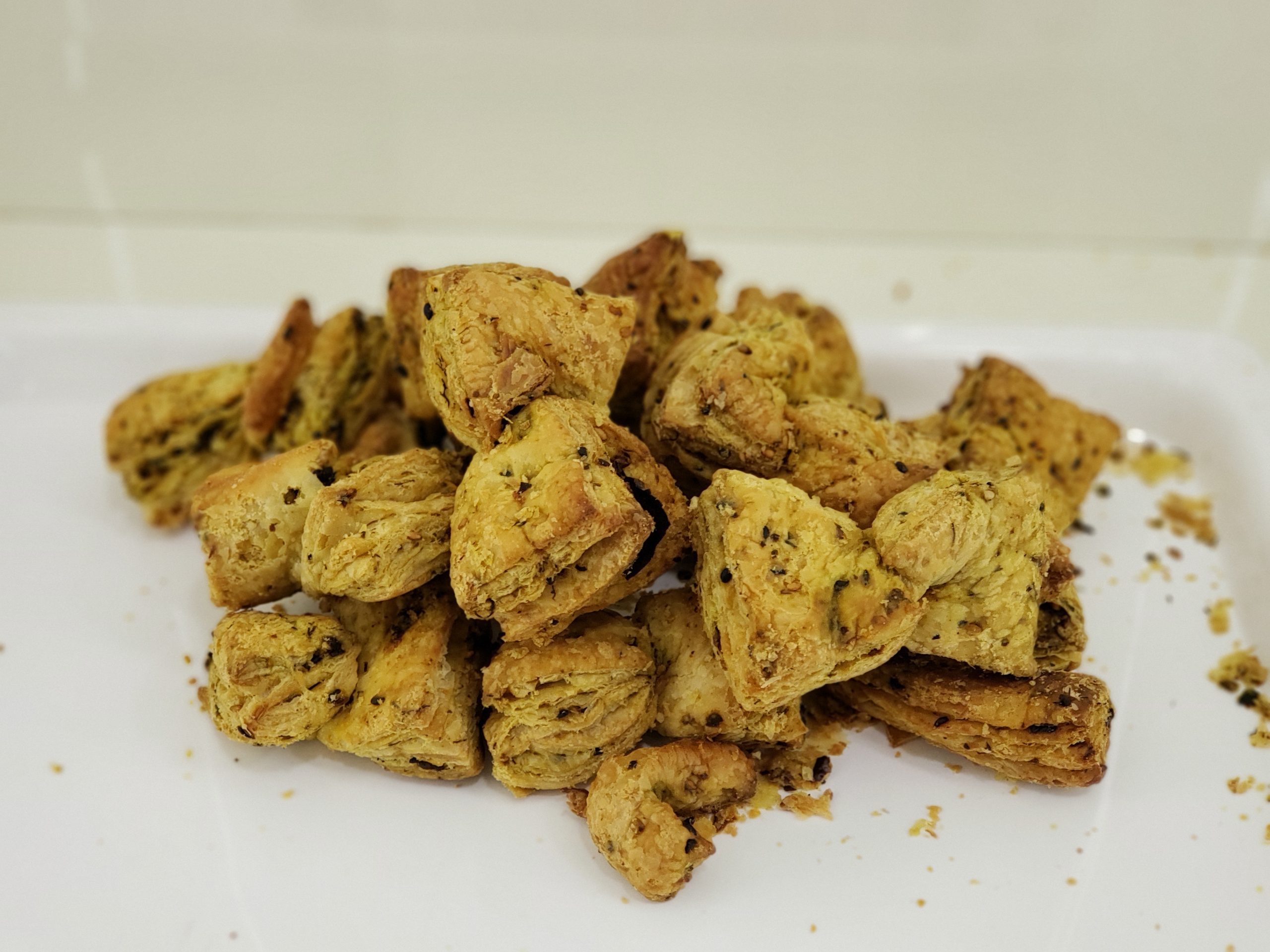 Garlic Puff Khari Twists